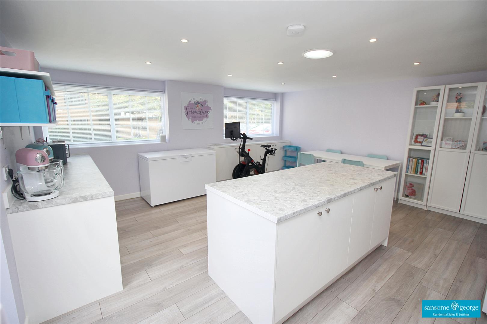Farmiloe Close, Purley On Thames, Reading